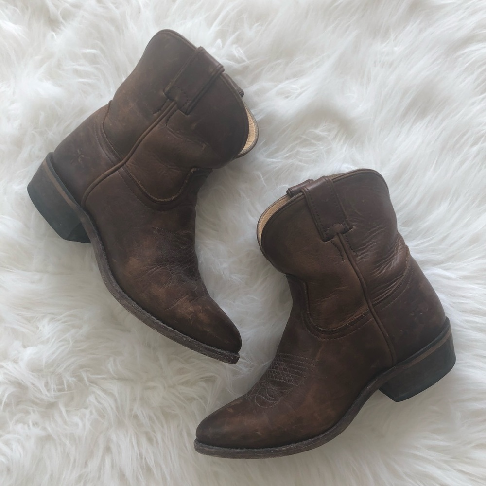 Frye Billy Short Brown Booties